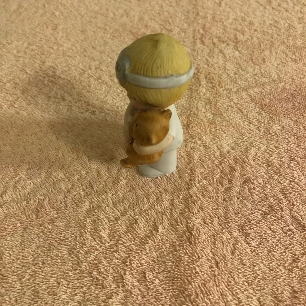 Vintage 1983 Enesco Country Cousins Boy Playing Vet With Kitten